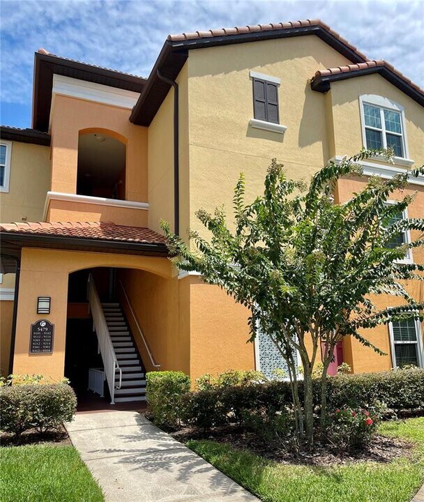 5479 Vineland Rd-Unit -9312 in Orlando, FL - Building Photo