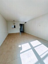8435 Sunrise Lakes Blvd in Sunrise, FL - Building Photo - Building Photo