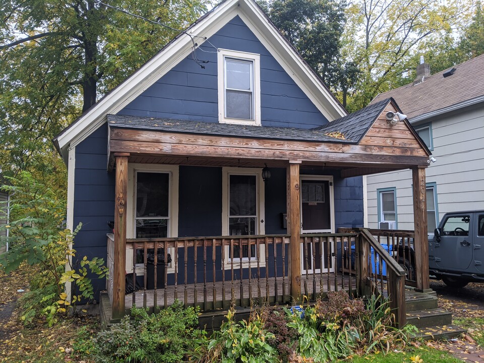 201 Cottage St in Rochester, NY - Foto de edificio