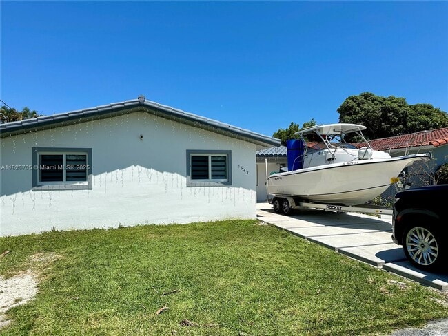 1543 SW 74th Ct in Miami, FL - Building Photo - Building Photo