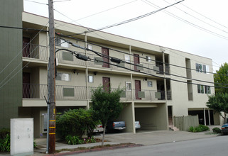 1450 Carmelita Ave in Burlingame, CA - Building Photo - Building Photo