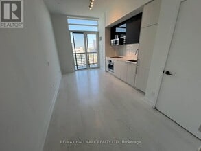 308-3308 Jarvis St in Toronto, ON - Building Photo - Building Photo