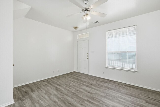 2849 Southampton Way-Unit -A in Round Rock, TX - Building Photo - Building Photo