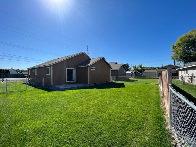 207 W Helena Ave in Ellensburg, WA - Building Photo - Building Photo