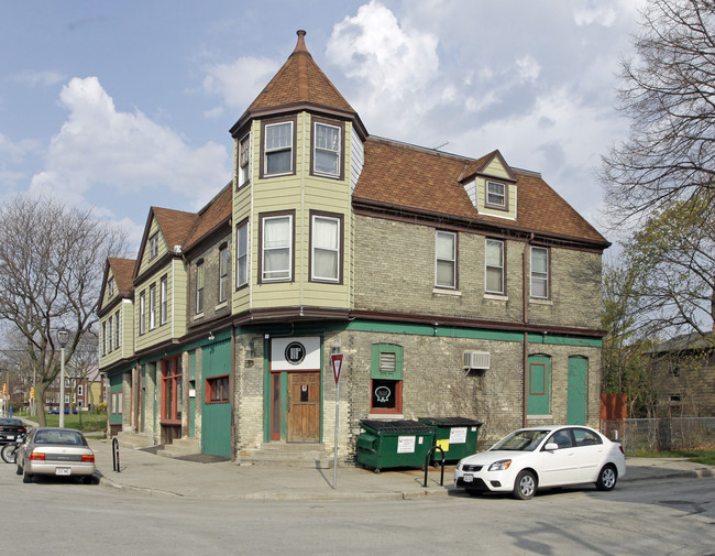 1124-1132 E Wright St in Milwaukee, WI - Building Photo - Building Photo