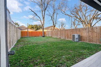 10232 Porto Rico Rd in Houston, TX - Building Photo - Building Photo