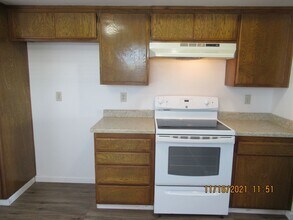 930 N L St in Lompoc, CA - Building Photo - Building Photo