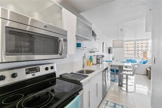100-1132 Lincoln Rd, Unit 1132 in Miami Beach, FL - Foto de edificio - Building Photo