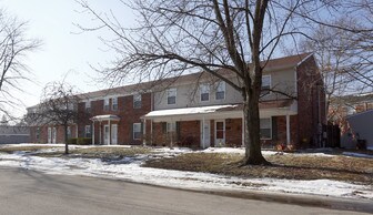 Weston Village Apartments in Greenfield, IN - Foto de edificio - Building Photo