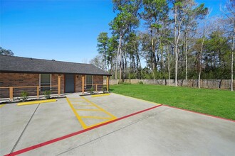 2526 Appian Wy in New Caney, TX - Building Photo - Building Photo