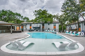 Zeke Apartments in Dallas, TX - Building Photo - Building Photo