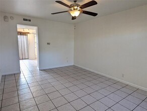 3210 Mossrock Dr in Austin, TX - Building Photo - Building Photo