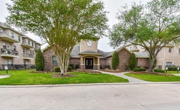 8004 Stoneyway Dr in Houston, TX - Building Photo - Building Photo