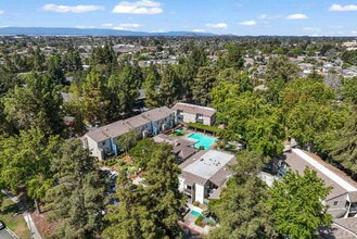 Stevenson Place in Fremont, CA - Foto de edificio - Building Photo