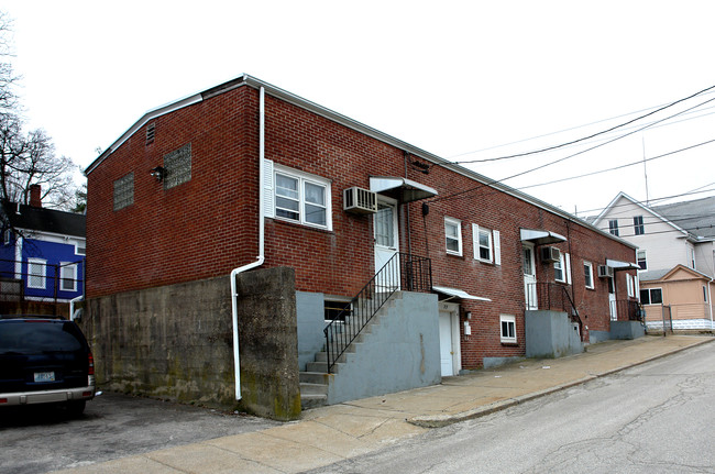 32 Chestnut St in Woonsocket, RI - Building Photo - Building Photo