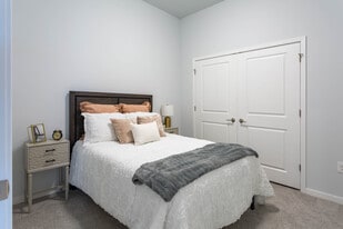 Metro Place Apartments in Lansing, MI - Building Photo