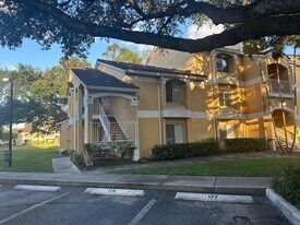 2405 NW 33rd St, Unit 1207 in Oakland Park, FL - Building Photo