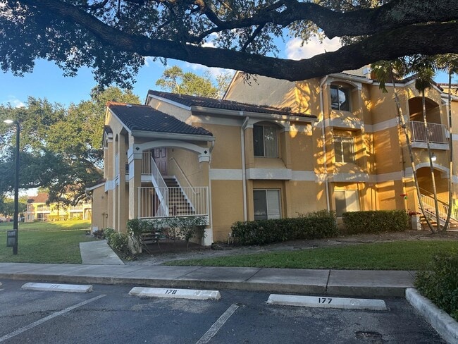 2405 NW 33rd St, Unit 1207, Unit 1207