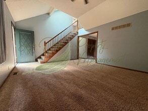 9012 E 87th St in Raytown, MO - Building Photo - Building Photo