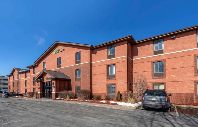 Furnished Studio-Des Moines - West Des Moines