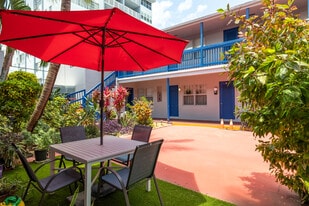 6844 Harding Ave in Miami Beach, FL - Building Photo