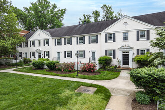 The Commons Of Arlington in Arlington, VA - Building Photo - Building Photo