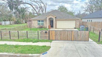 3318 Rutledge St in Dallas, TX - Building Photo