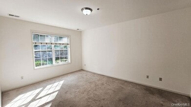 103 Canter Ct in Goshen, NY - Foto de edificio - Building Photo
