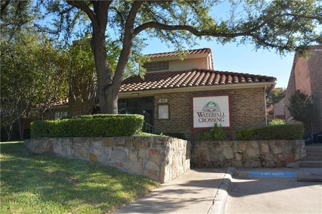 property at 839 Dublin Dr