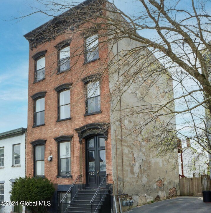 120 Hamilton St in Albany, NY - Building Photo