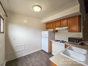 407 S Park View St in Los Angeles, CA - Building Photo - Building Photo