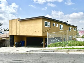 3925 Barrett Rd in Los Angeles, CA - Building Photo - Building Photo