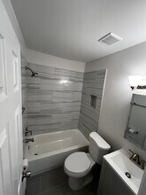 50 Thomas Rd, Unit 52 in Aston, PA - Foto de edificio - Building Photo