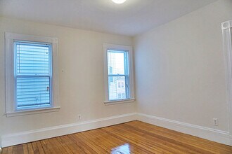40 Calvin St, Unit 3 in Somerville, MA - Building Photo - Building Photo