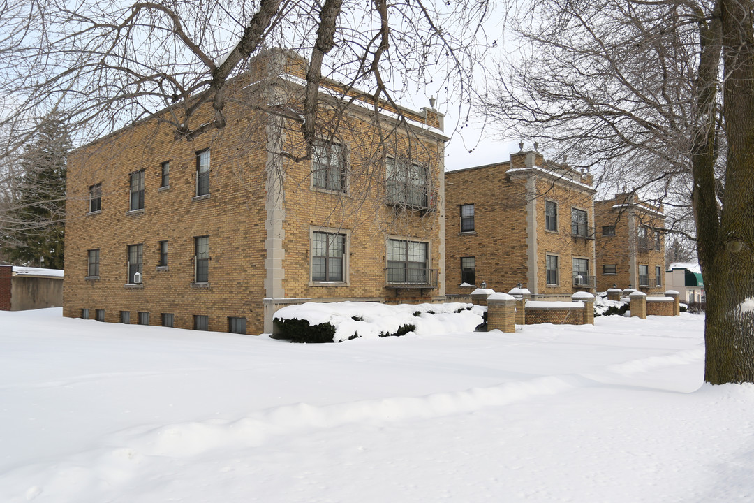 Bel Air Manor in Rochester, NY - Building Photo