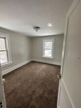 872 E Crosier St in Akron, OH - Building Photo - Building Photo