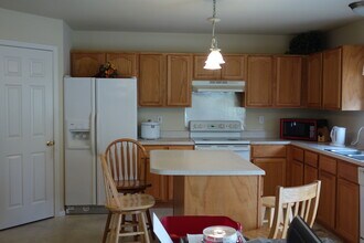 114 Meadowgate Ct in St. Peters, MO - Building Photo - Building Photo
