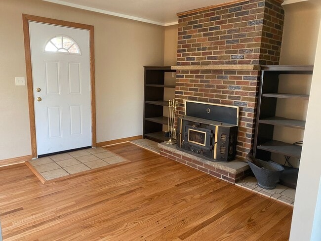 296 E Howard St in Girard, OH - Building Photo - Building Photo