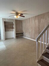613 6th Ln in Palm Beach Gardens, FL - Building Photo - Building Photo