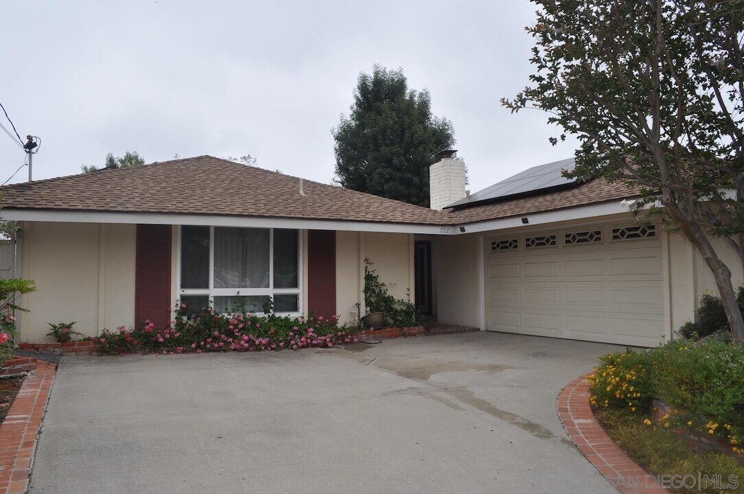 7717 Topaz Lake Ave in San Diego, CA - Building Photo