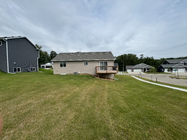 844 Delrose Ln in Rochester, MN - Building Photo - Building Photo
