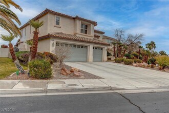 2500 Hacker Dr in Henderson, NV - Building Photo - Building Photo