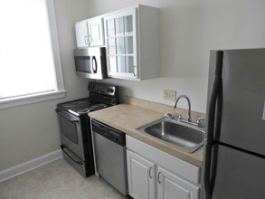 1350 Edwards Road in Cincinnati, OH - Building Photo - Building Photo