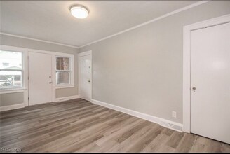 3188 W 111th St-Unit -1 in Cleveland, OH - Building Photo - Building Photo