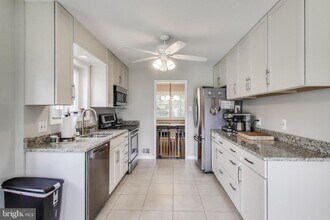11601 Georgetowne Ct in Potomac, MD - Building Photo - Building Photo