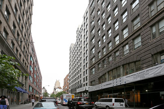 55-61 W 17th St in New York, NY - Building Photo - Building Photo