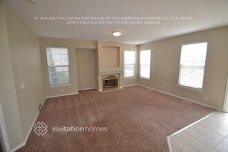 342 Ashford Ln in Grayslake, IL - Building Photo - Building Photo