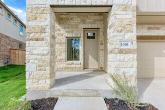 1361 Kneehigh Ln in Georgetown, TX - Building Photo - Building Photo