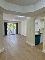 6630 NW 114th Ave in Doral, FL - Building Photo