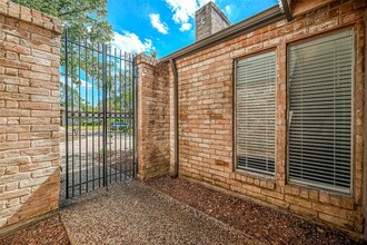 2934 Cypress Point Dr, Unit 3211 in Missouri City, TX - Building Photo - Building Photo